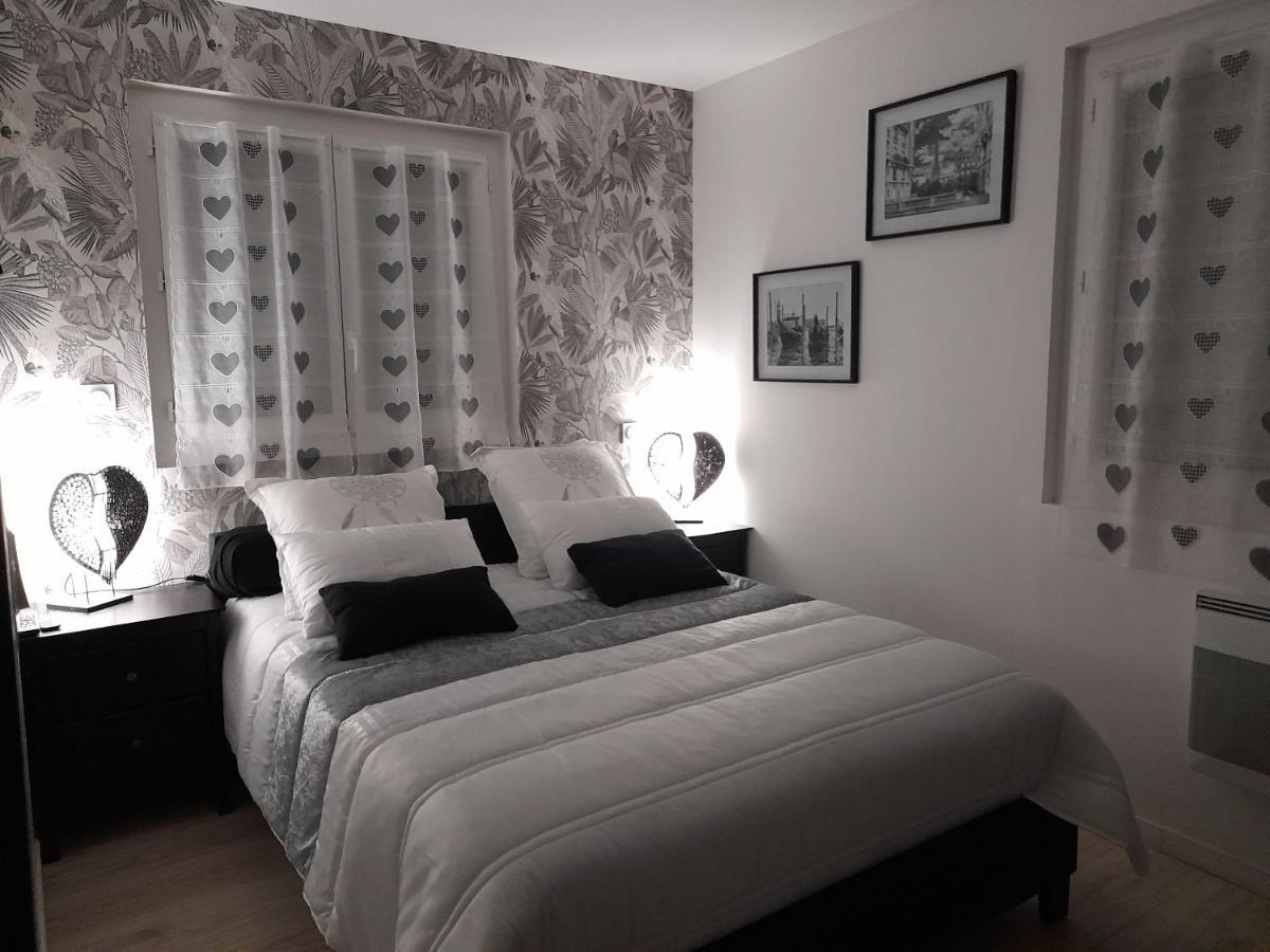 Les Pieds Dans L'Eau Appartement Saintes-Marie-la-Mer Buitenkant foto